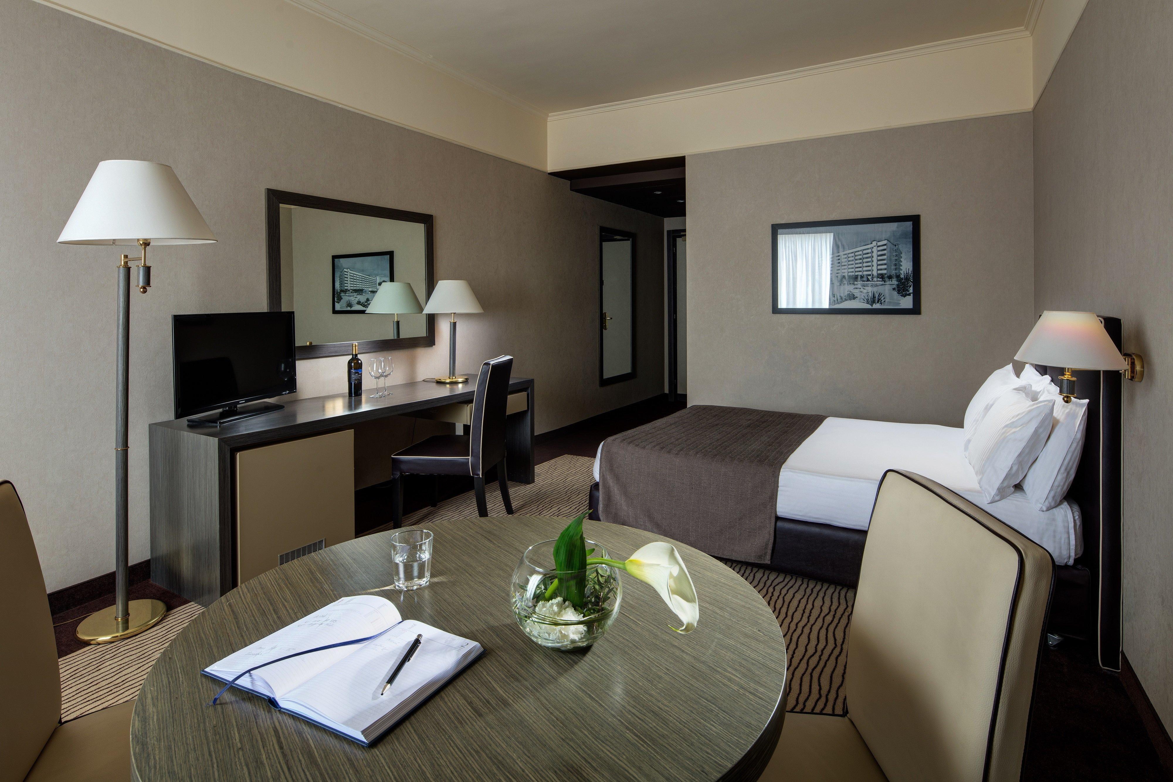 Holiday Inn Rome - Eur Parco Dei Medici By Ihg Zewnętrze zdjęcie