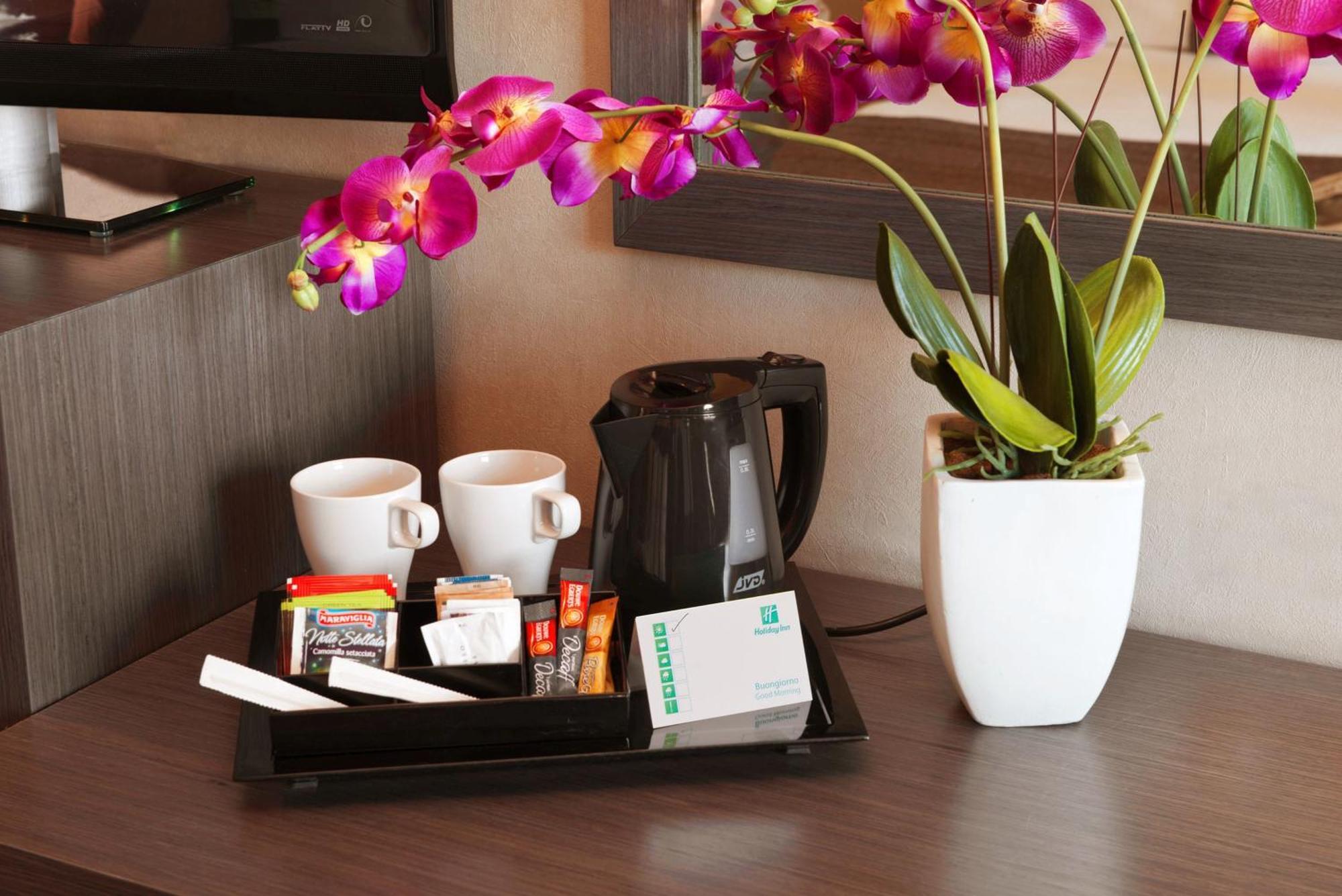 Holiday Inn Rome - Eur Parco Dei Medici By Ihg Zewnętrze zdjęcie