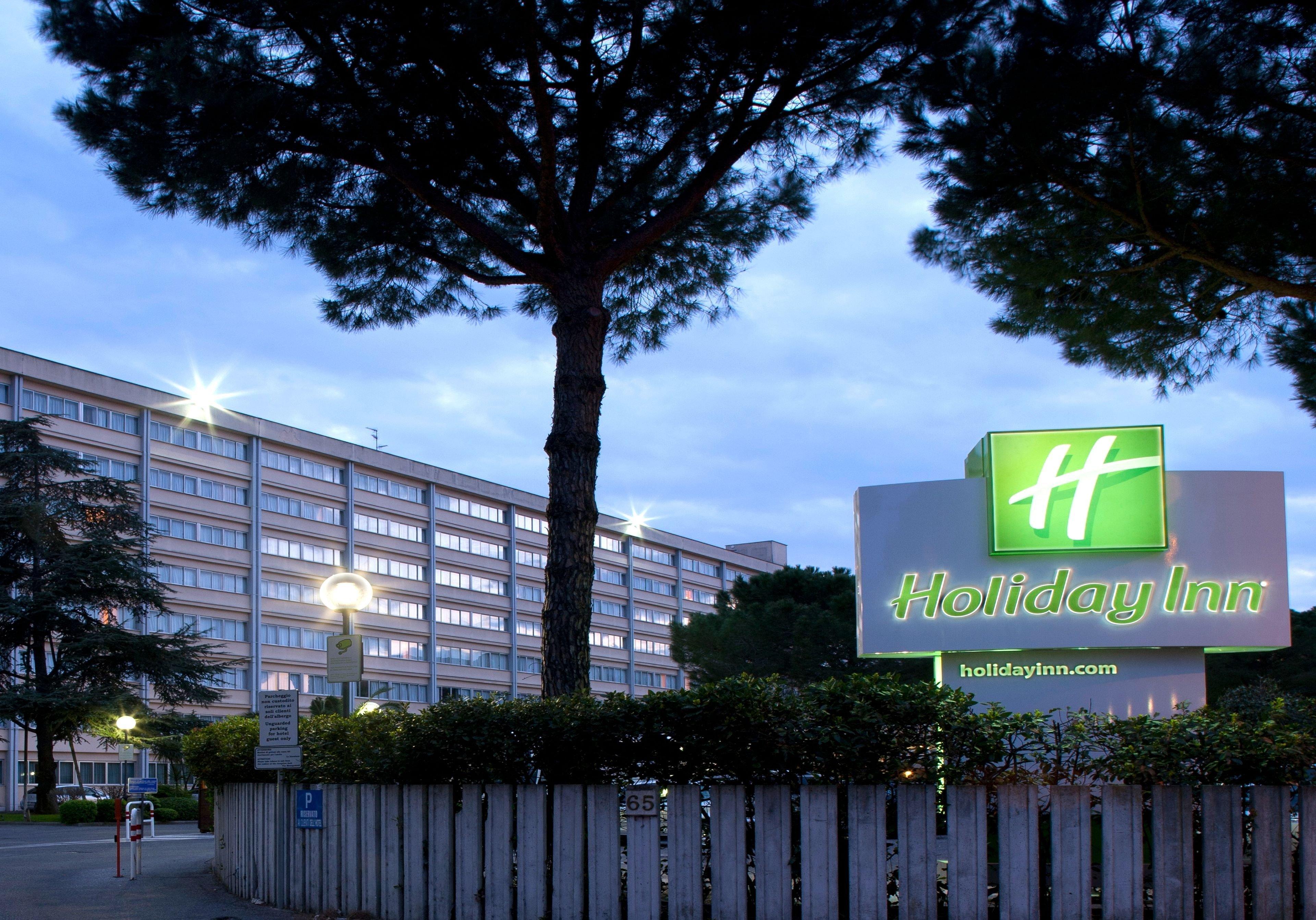 Holiday Inn Rome - Eur Parco Dei Medici, An Ihg Hotel Zewnętrze zdjęcie