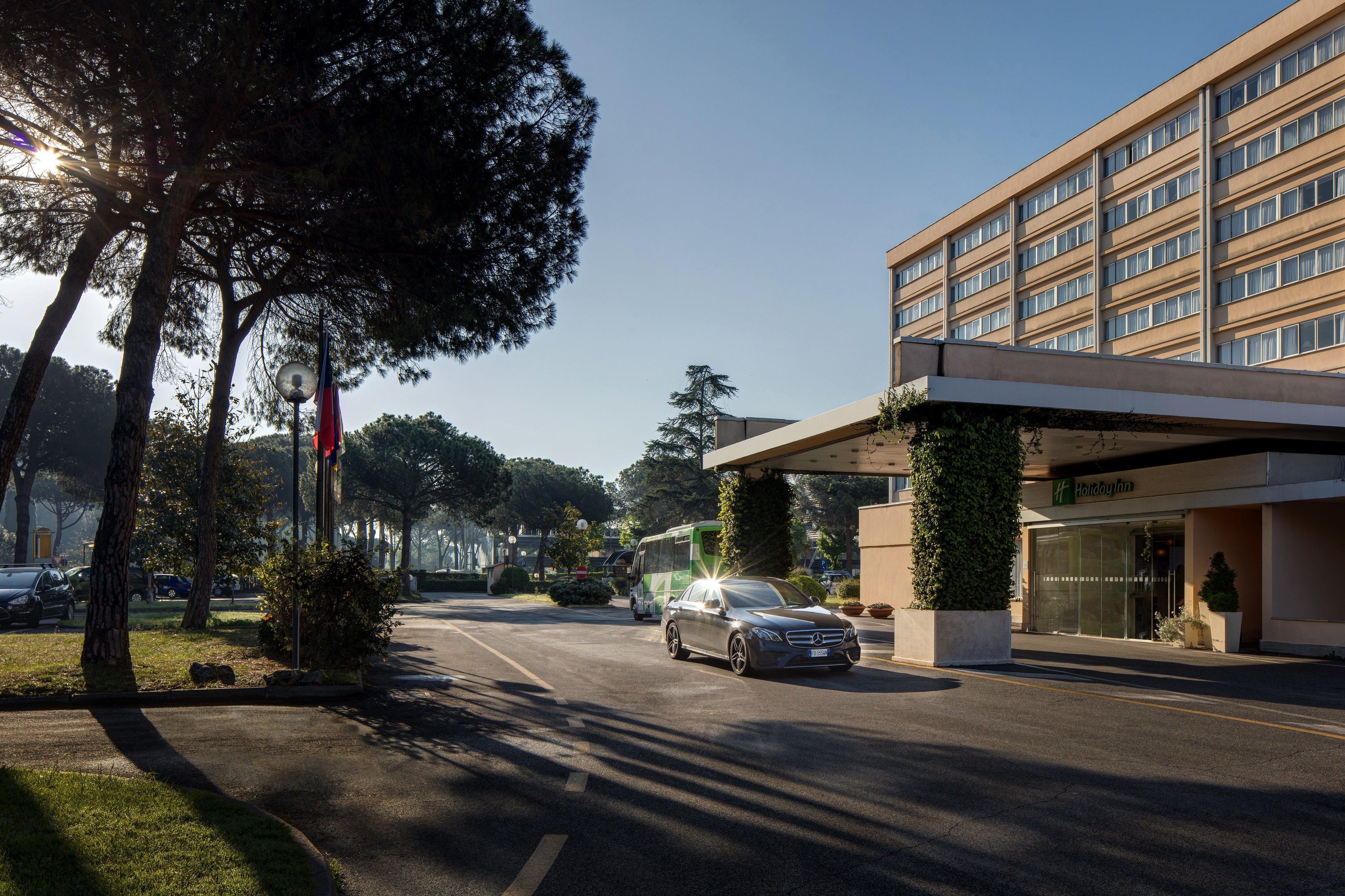 Holiday Inn Rome - Eur Parco Dei Medici, An Ihg Hotel Zewnętrze zdjęcie