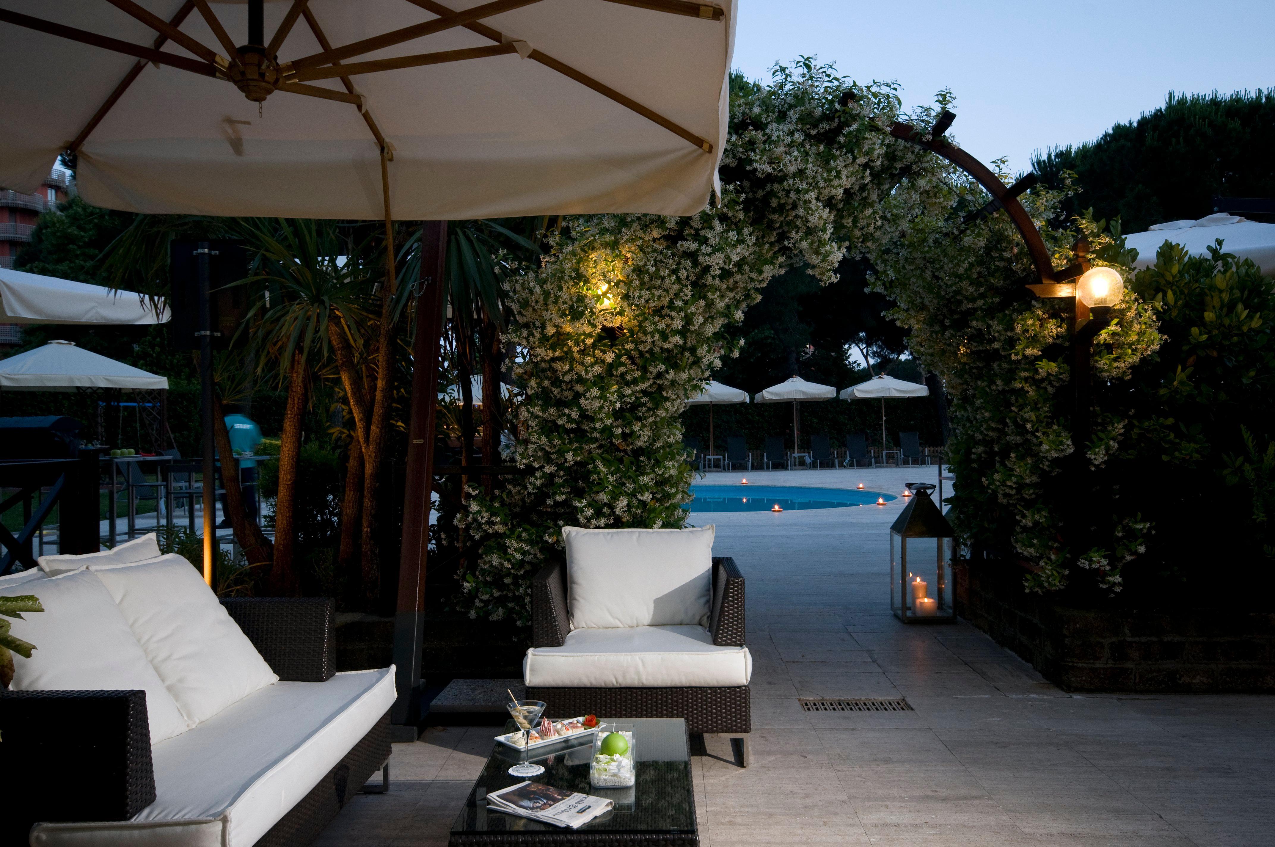 Holiday Inn Rome - Eur Parco Dei Medici By Ihg Zewnętrze zdjęcie