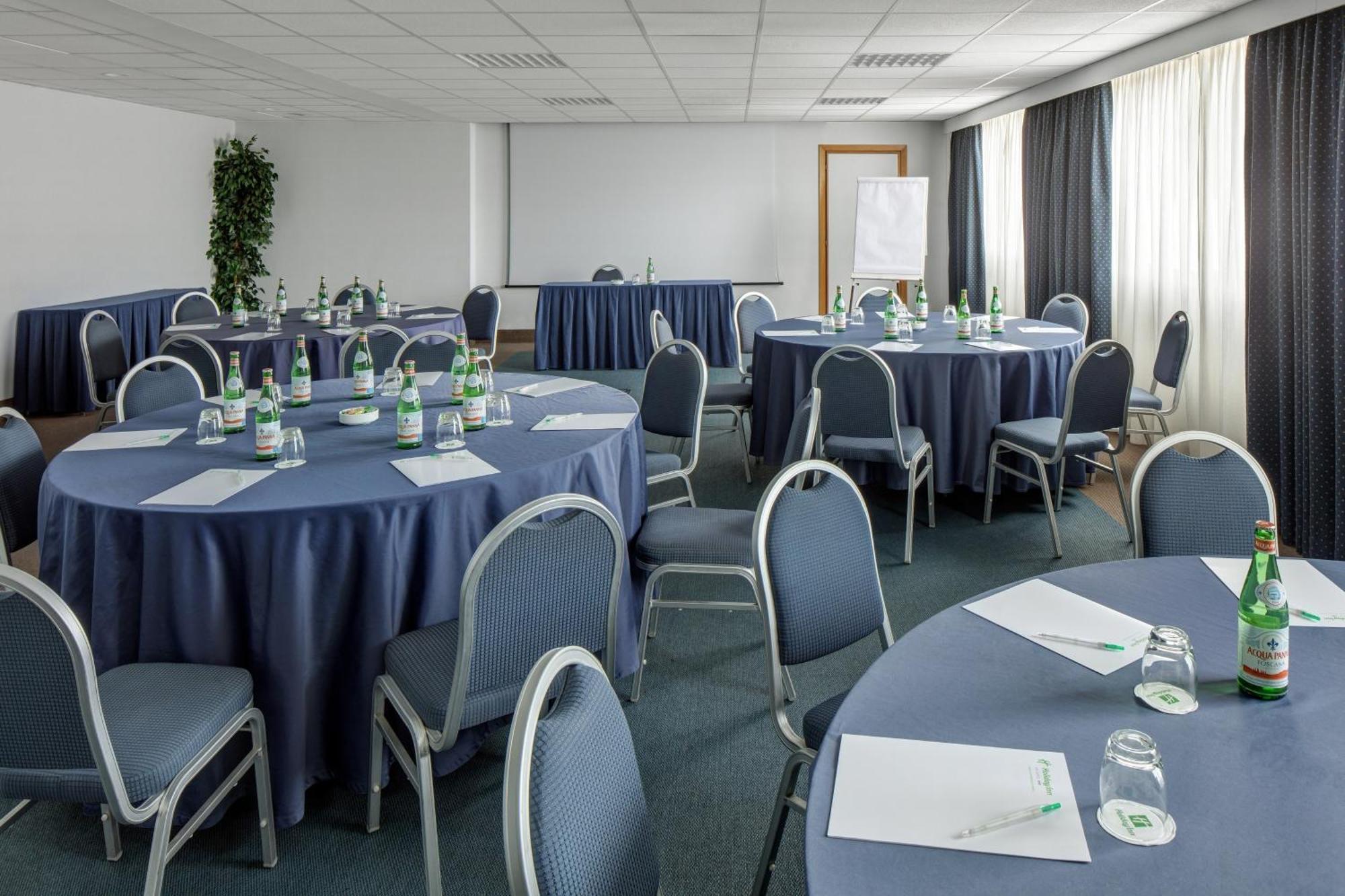 Holiday Inn Rome - Eur Parco Dei Medici By Ihg Zewnętrze zdjęcie